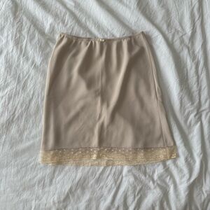 Aritzia Wilfred Lace-Hem Skirt